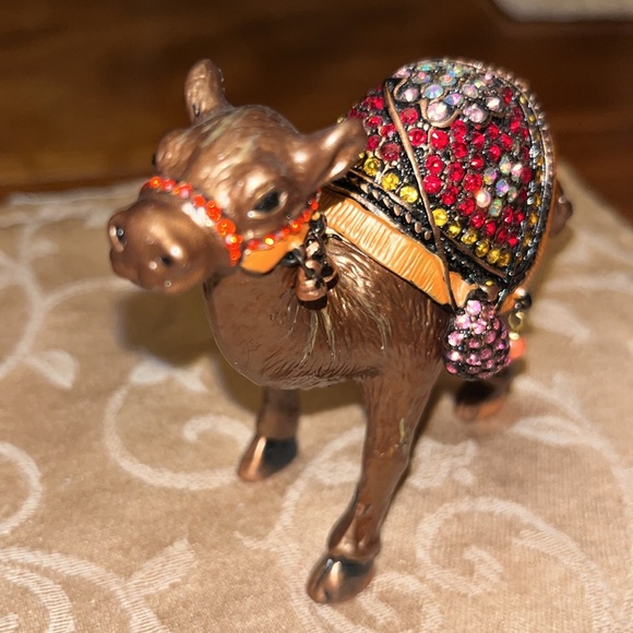 Jeweled Camel decoration Red Gold Orange Rhinestones - Picture 2 of 5